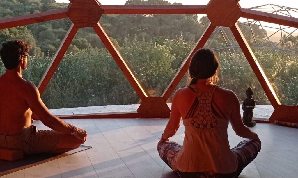 domo geodésico para yoga