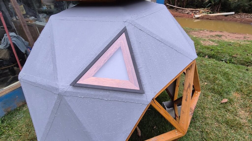Miniatura do vídeo: Impermeabilização com manta, cobertura interna com madeira, Domo Geodésico Goodkarma construtor de domo geodésico